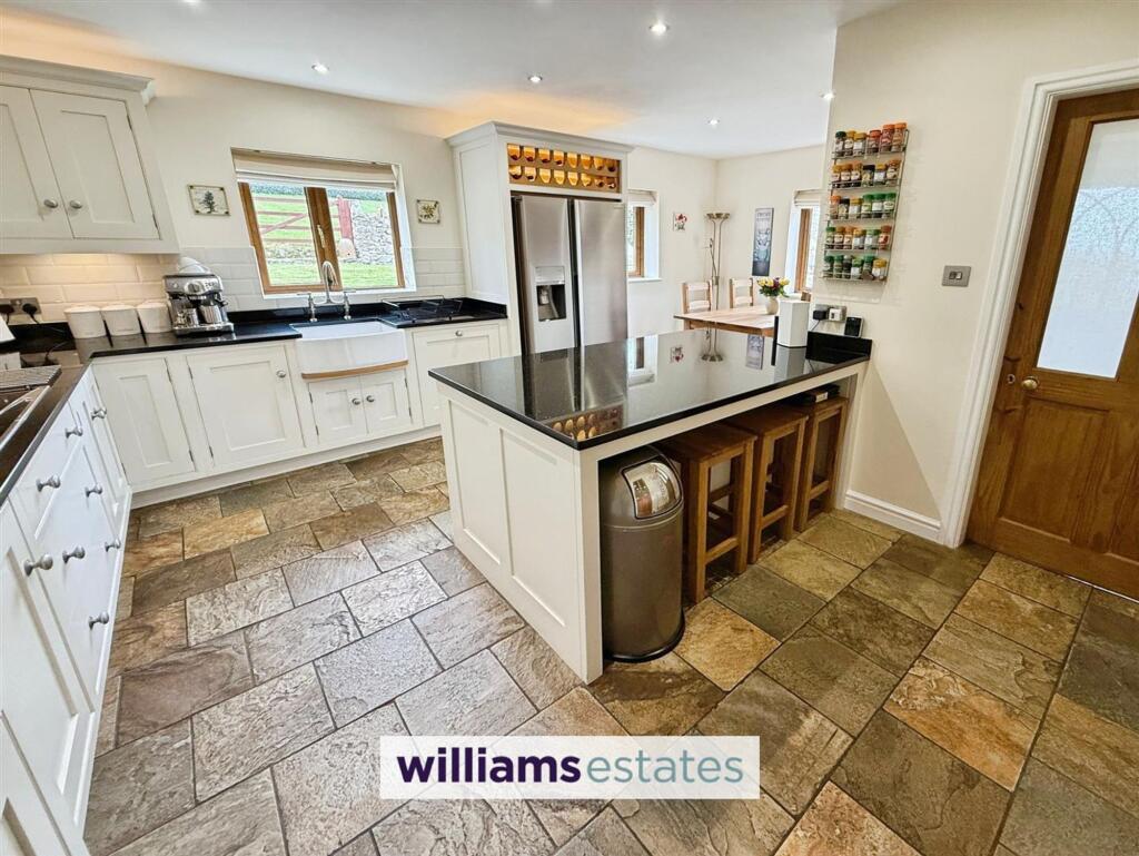 Gwernaffield Road, Gwernaffield, CH7 photo 4