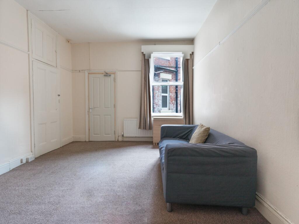 3 bedroom ground floor flat for rent