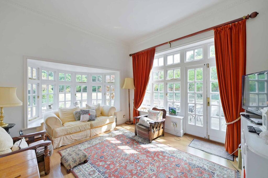 House in Slough - View 5
