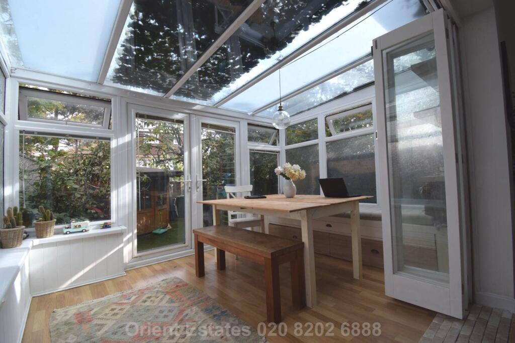 House in London - View 3