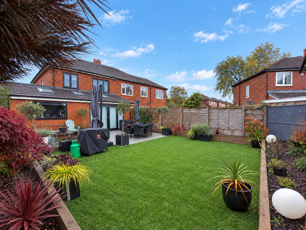 Chatsworth Road, Hazel Grove, Stockport, Cheshire, SK7 6BT photo 2