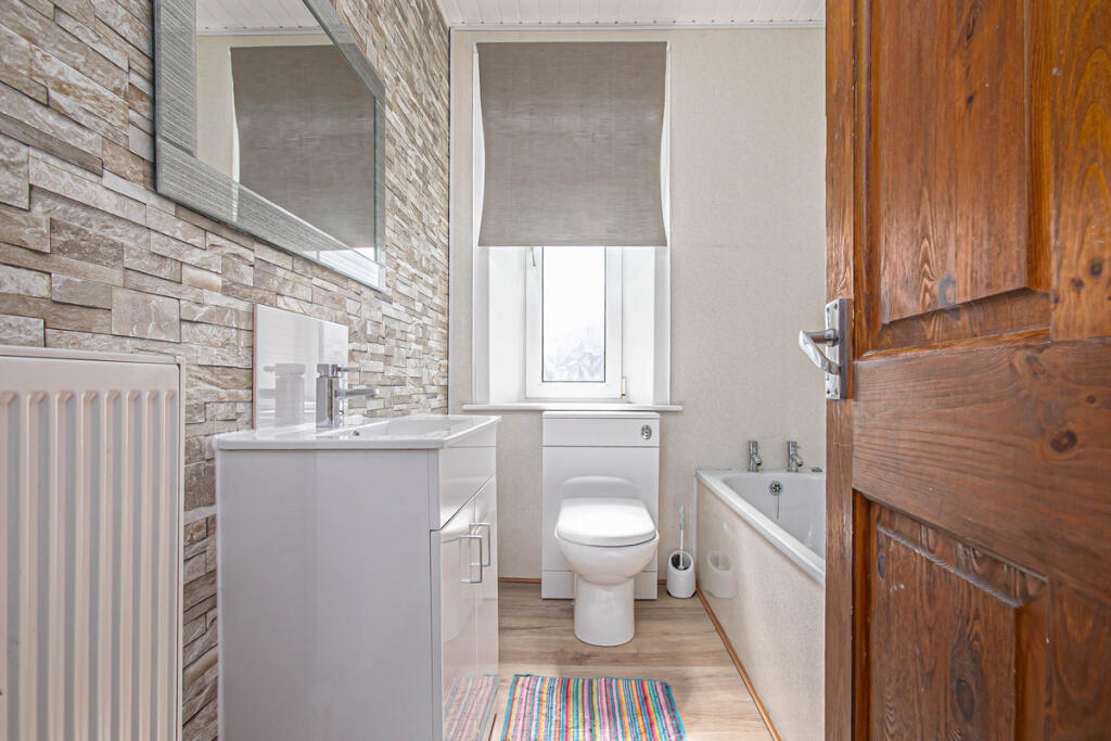 Apartment in Kelty, Fife - View 5