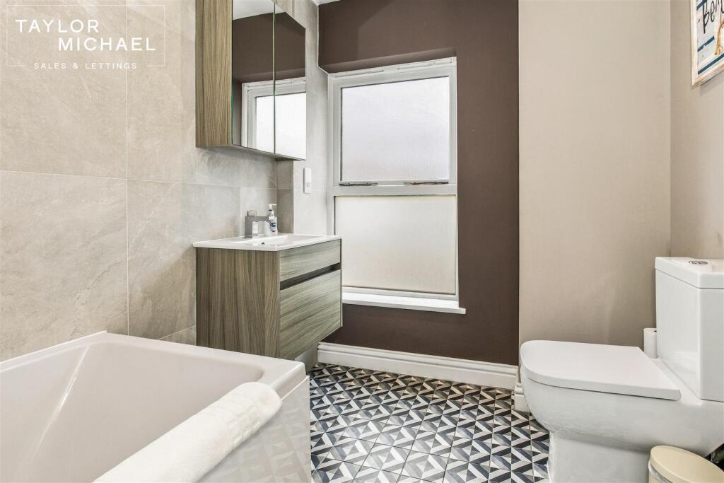 4 bedroom terraced house for rent