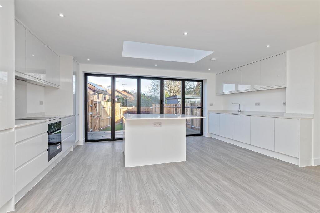 Chiltern Road, Marshalswick, St. Albans photo 3