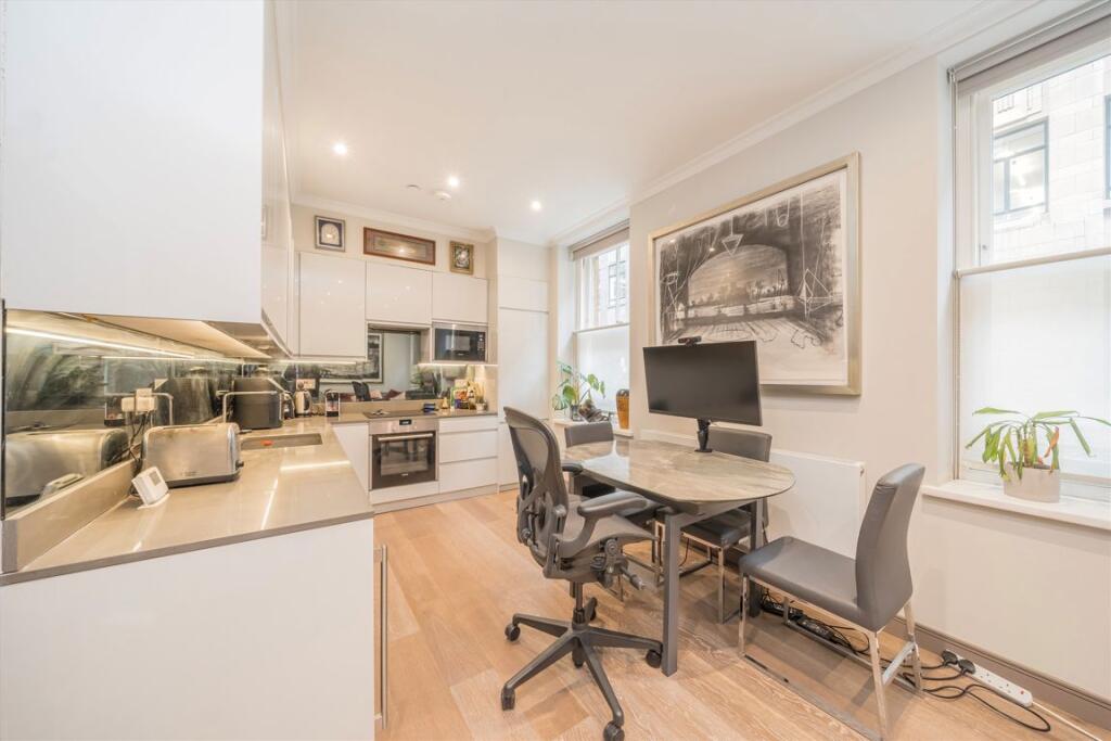 Apartment in London - More