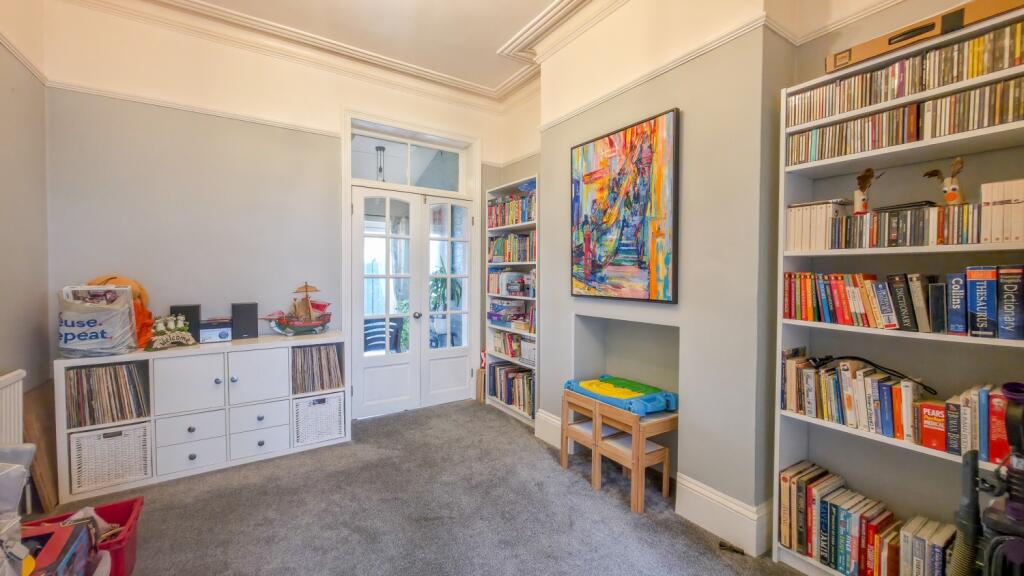 House in London - View 5