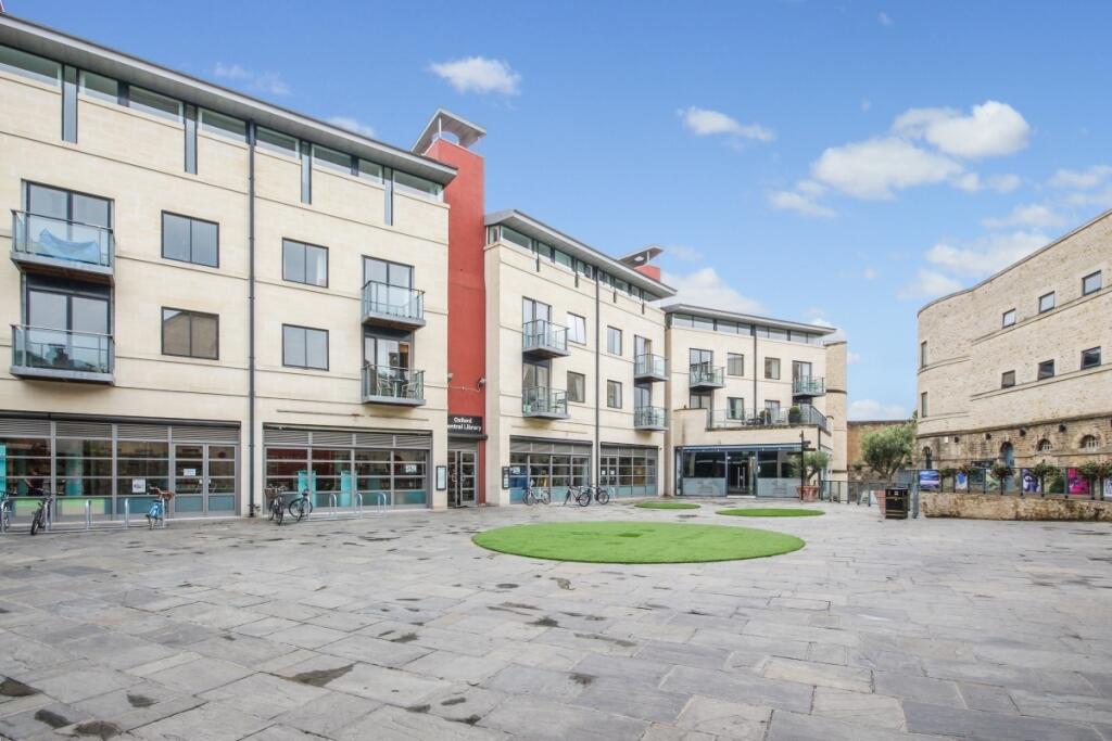 Apartment in Oxford - View 3