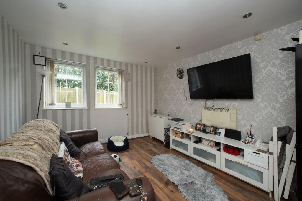 Bradford Road, Wakefield, WF3 photo 2