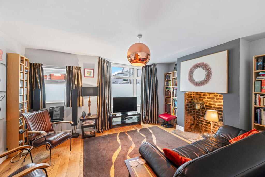 House in Lymm, Deansgreen - More