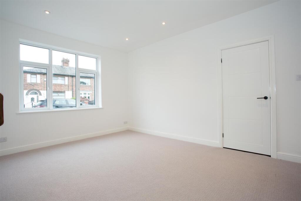 House in Warrington, Edgewater Park, Latchford - More