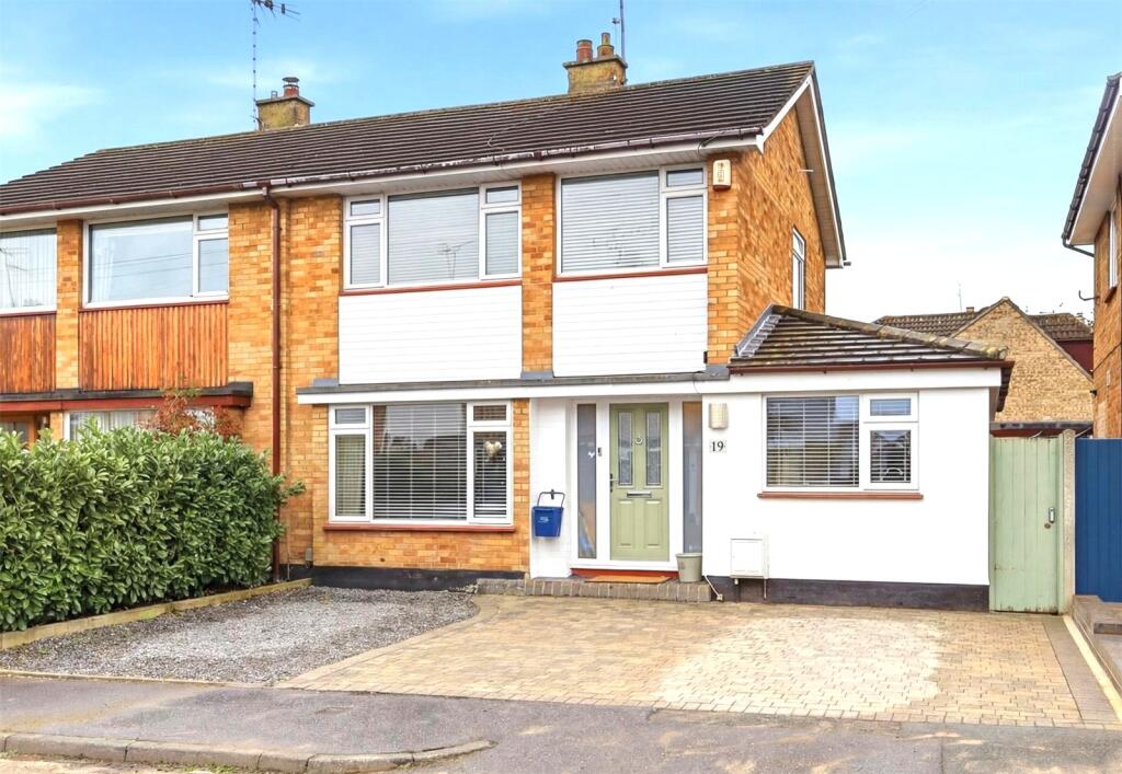 Main image of property: Chalfont Close, Leigh-on-Sea, Essex, SS9