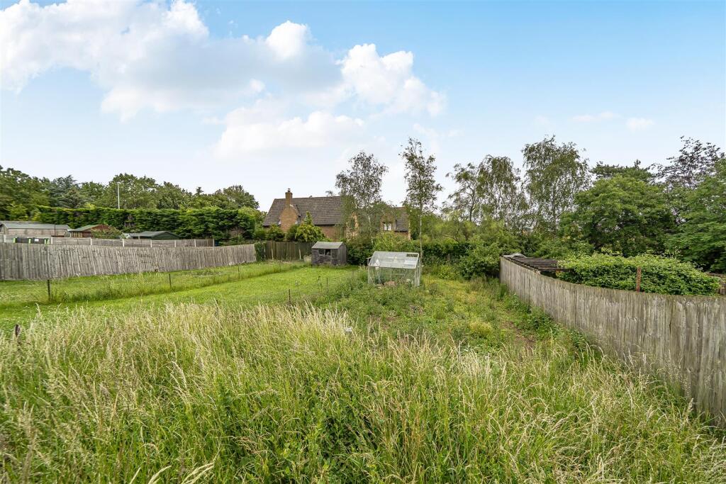 Showsley Road, Shutlanger, NN12 - View 4