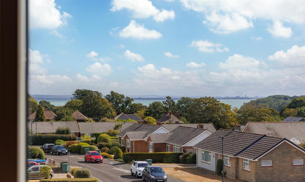 Apartment in Cowes, Isle of Wight - View 4