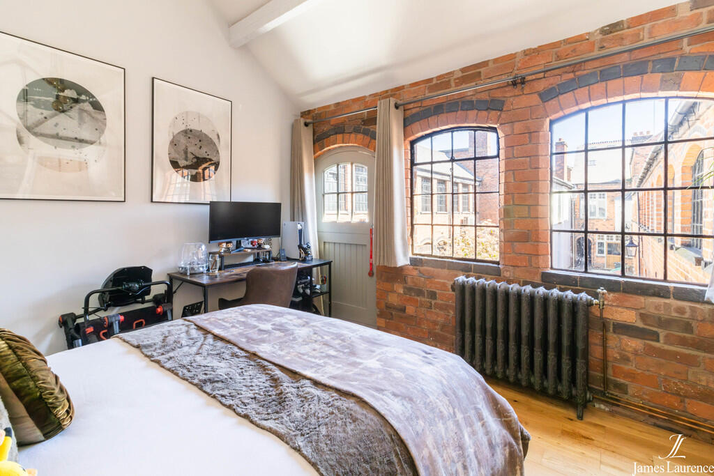 2 bedroom mews property for rent