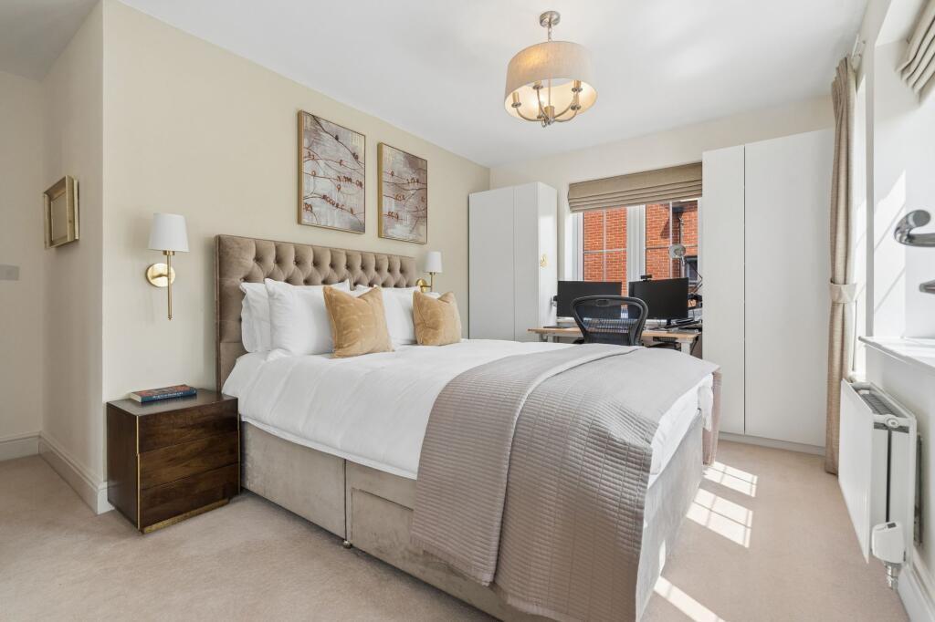 Apartment in Hemel Hempstead - View 3