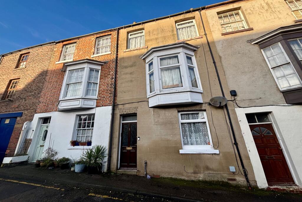 Main image of property: Aberdeen Place, YO11