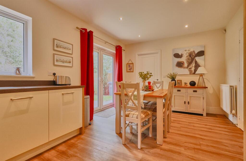 House in Hinckley and Bosworth, Hinckley - More