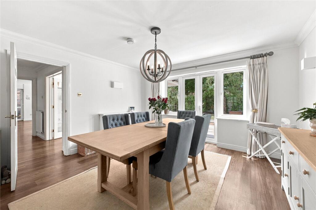 Coresbrook Way, Knaphill, Woking, Surrey, GU21 photo 4