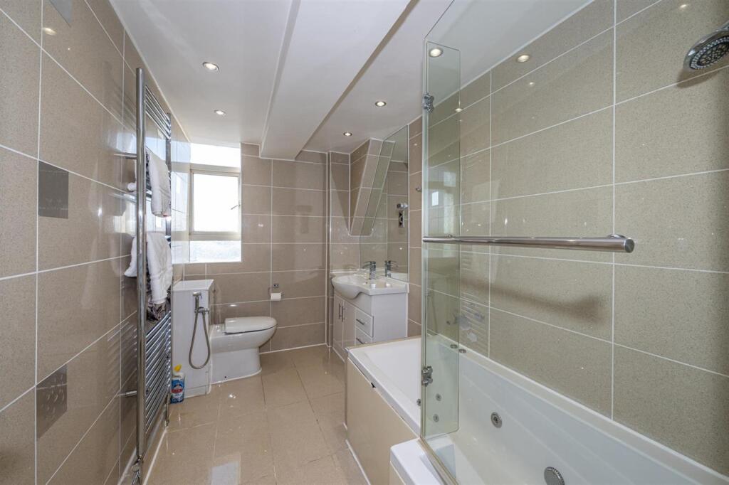 3 bedroom flat for rent