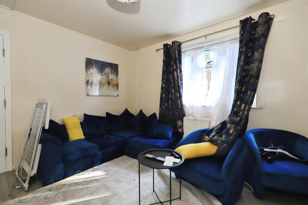 House in Dudley, West Midlands - View 4