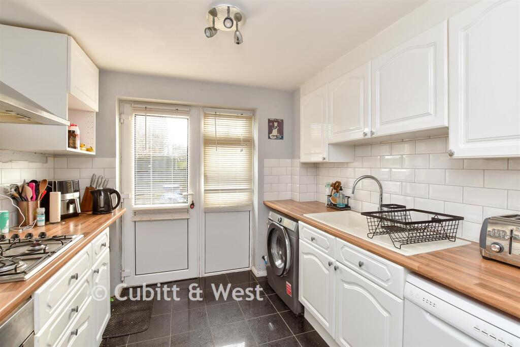 Rayford Close, Peacehaven, East Sussex photo 4