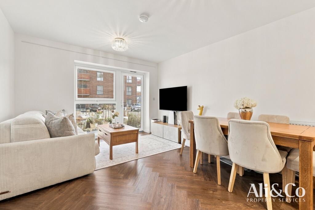 Apartment in Romford - View 2