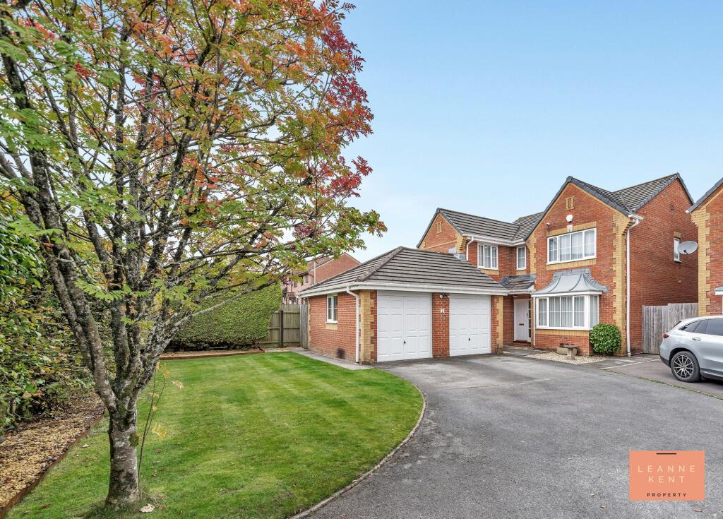 House in Caerphilly, Castle View, St Martins - View 5