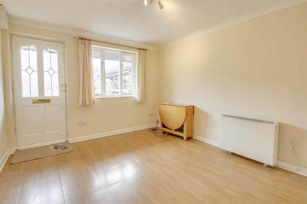 House in Milton Keynes, Furzton - More