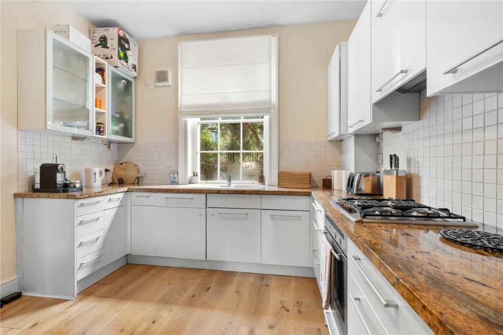 Apartment in London - More