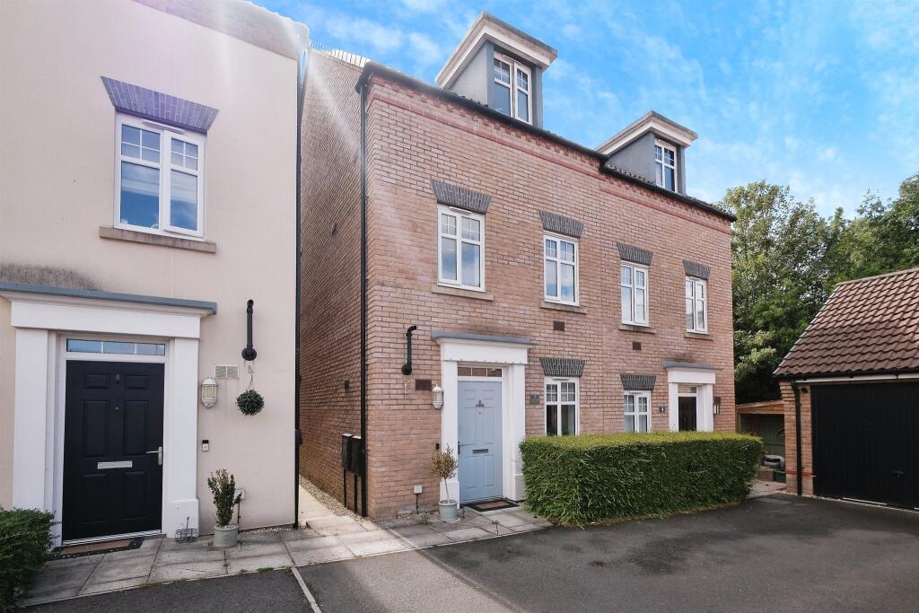 Main image of property: Jasper Tudor Crescent, Llanfoist, Abergavenny