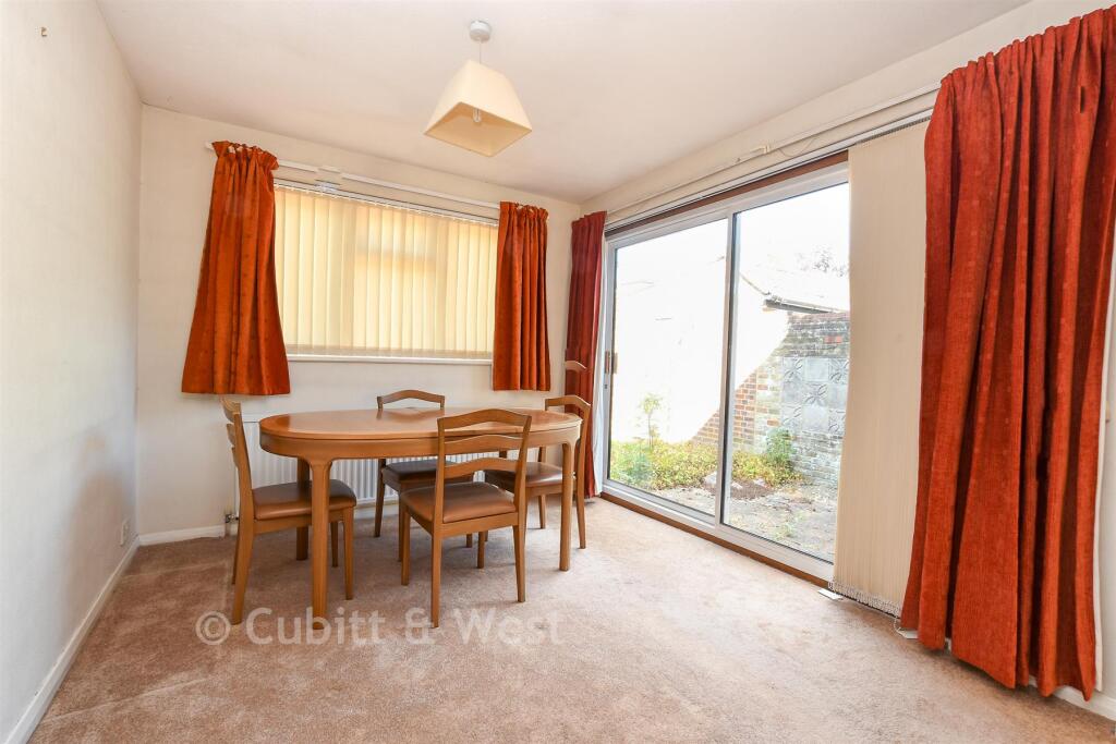 House in Redhill - View 5