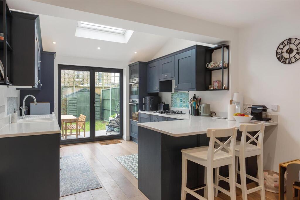 Main image of property: Hopwood Close, Earlsfield, London, SW17