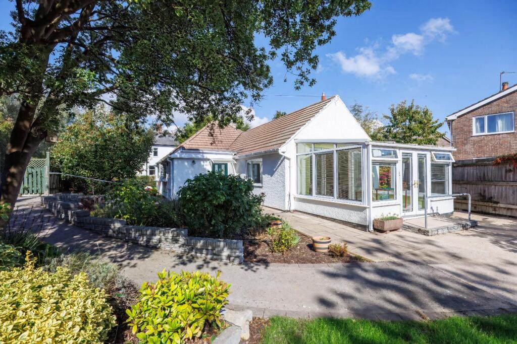 Main image of property: 17 Charteris Close, Penarth, CF64 5RT