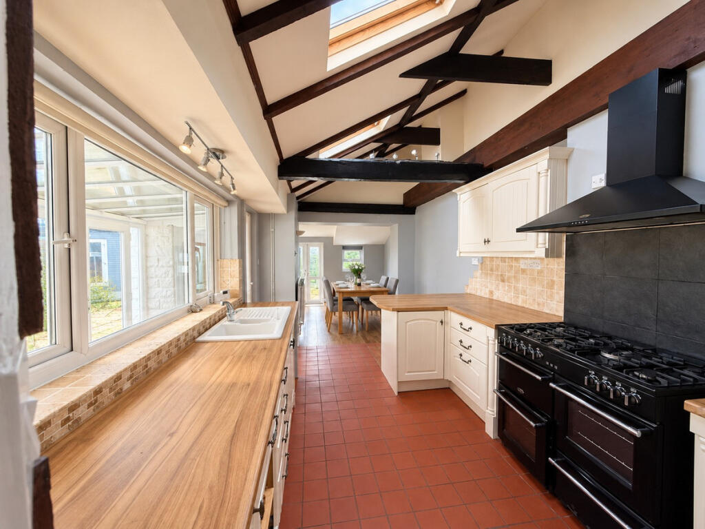 House in Lincoln - View 4