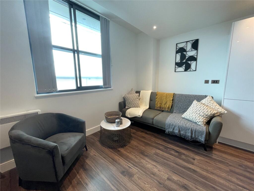 Apartment in Slough - View 3