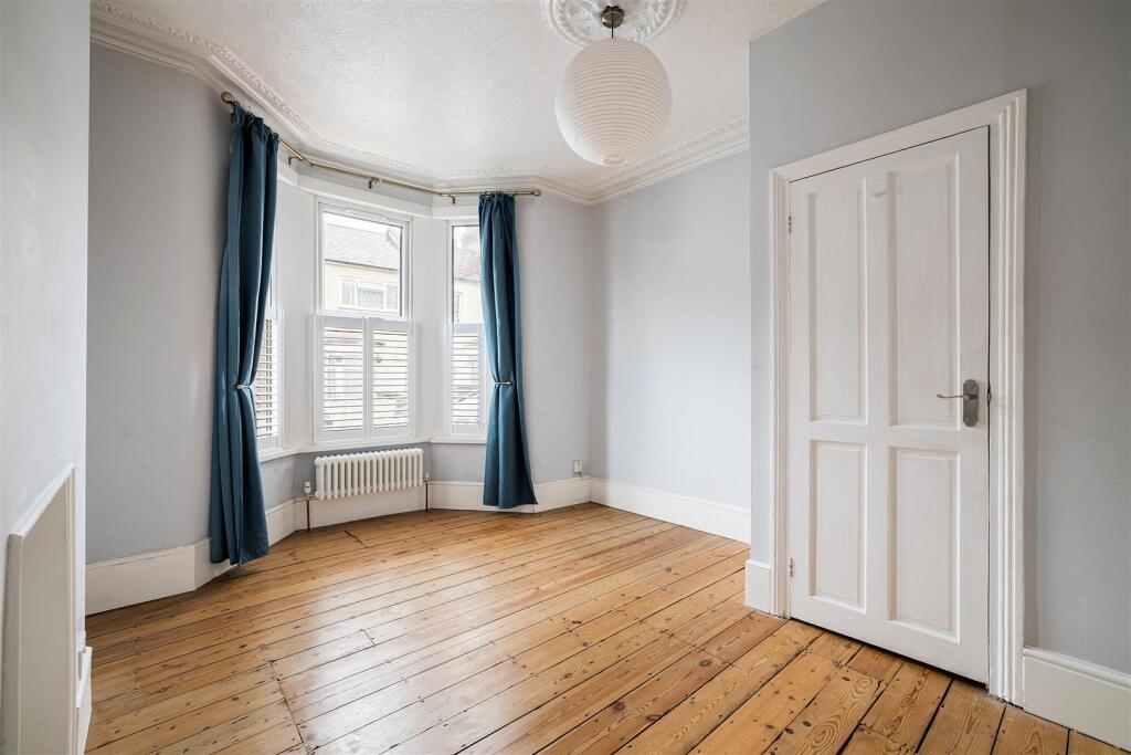 Apartment in London, Little Ilford - View 2