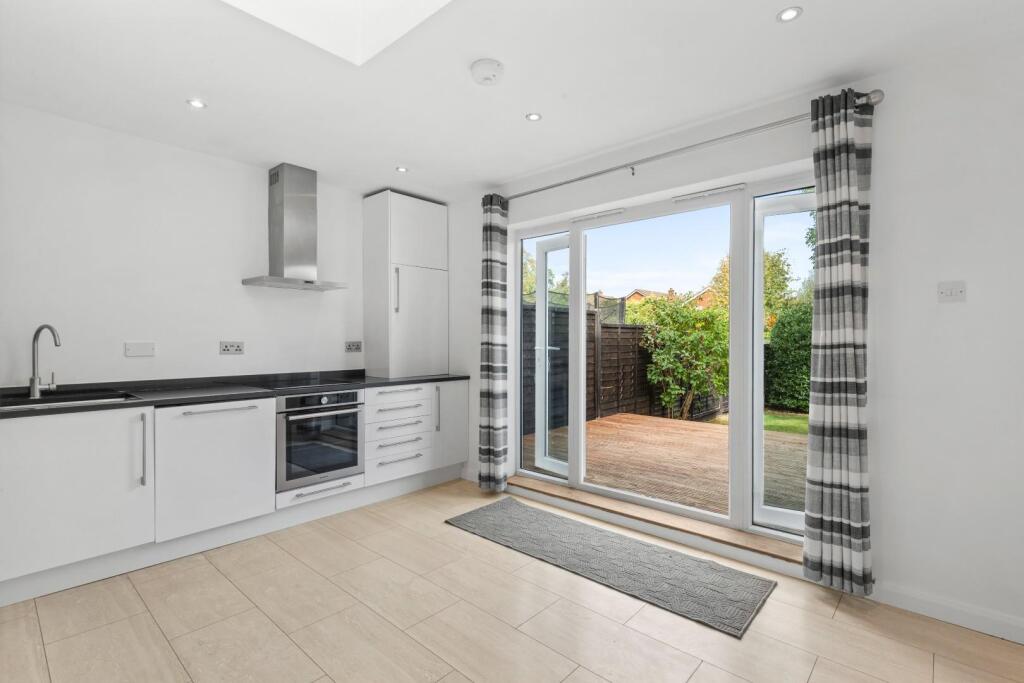House in Hemel Hempstead, Amersham-on-the-hill, Amersham - View 4