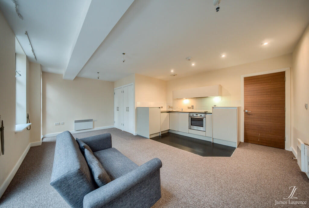 Apartment in Birmingham, Jewellery Quarter - View 2