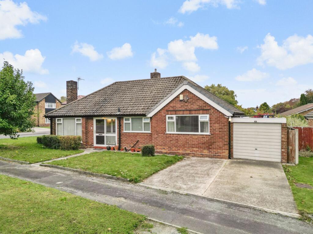 Main image of property: Pembroke Gardens, Appleton, WA4