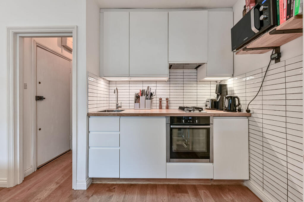Queens Crescent, Kentish Town, London, NW5 photo 2