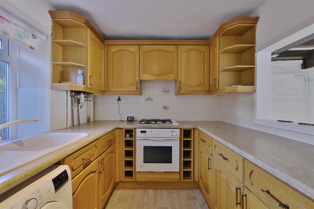 House in Leeds, West Yorkshire - View 4