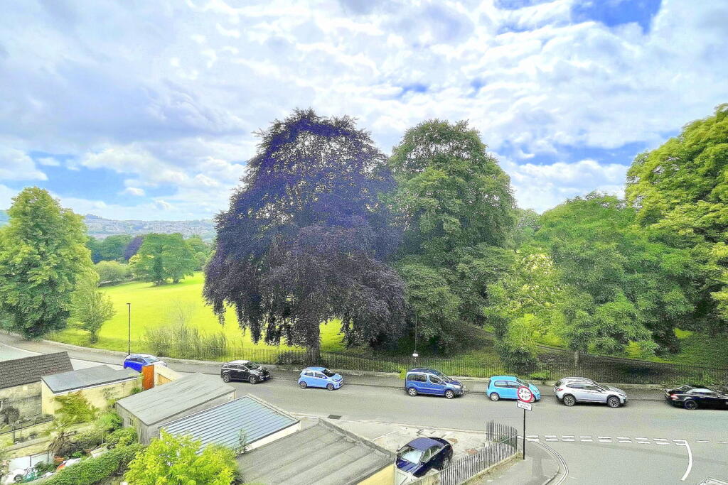 House in Bath, Lansdown - View 3