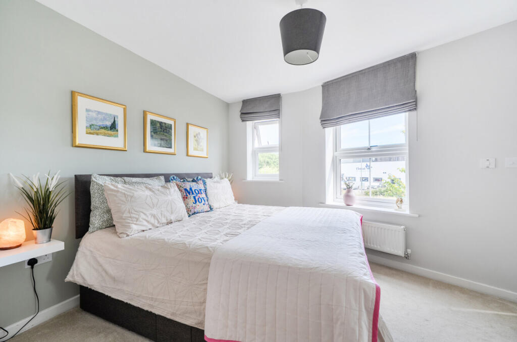 Apartment in Wokingham - View 5