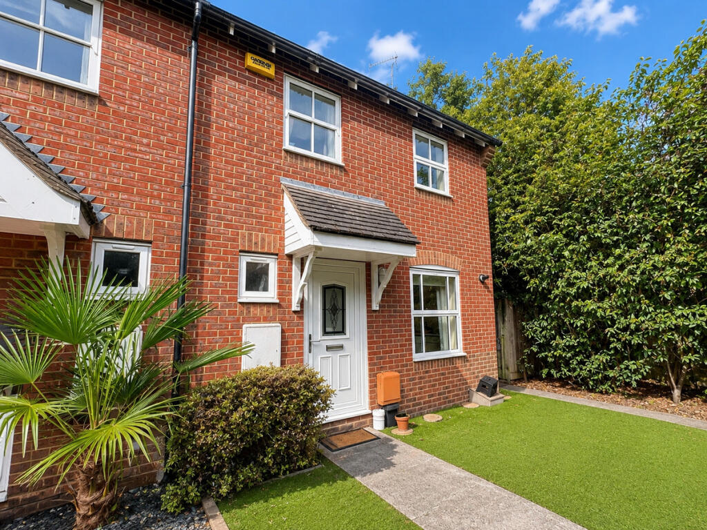 Main image of property: St Cleeve Way, Ferndown, BH22 8