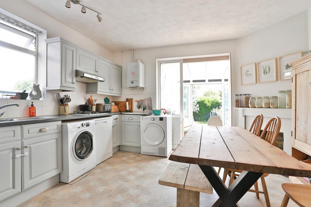 Saxonbury Road, Bournemouth photo 4