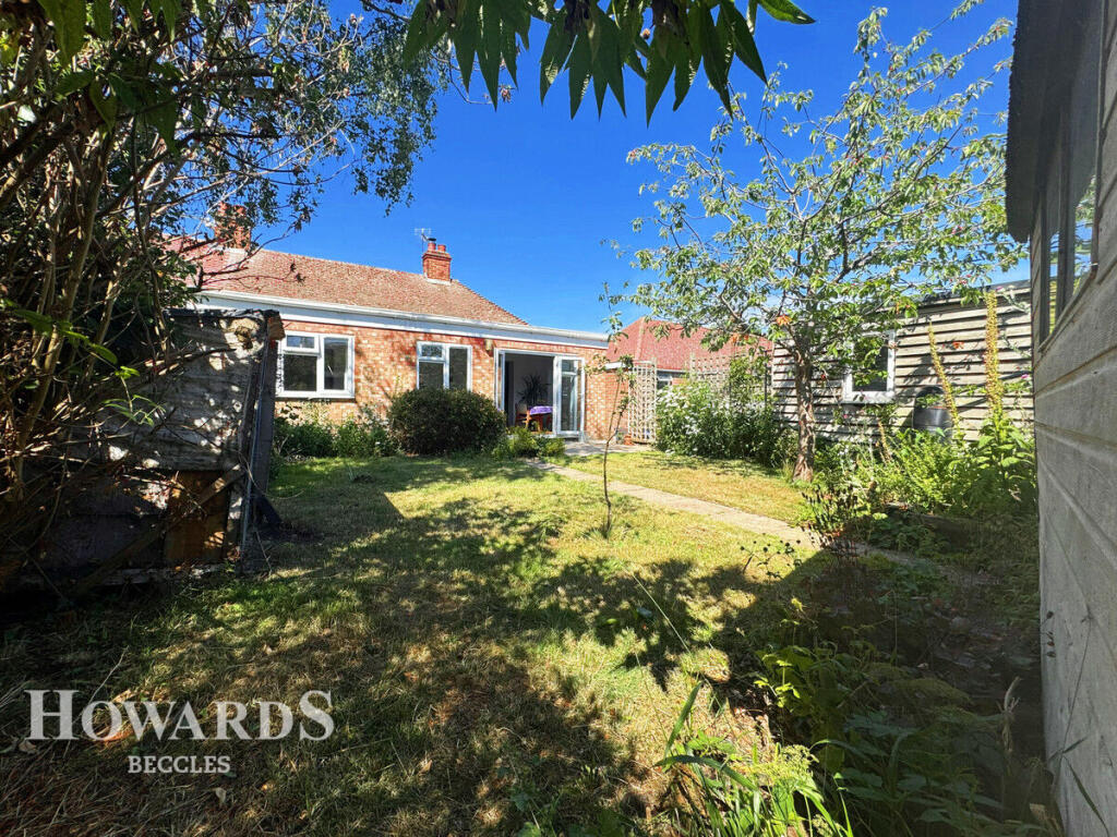 2-bed semi-detached on Castle Hill, Beccles, £220,000