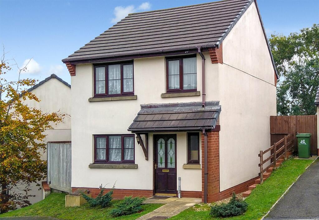 3-bed detached on 14, East Ridge View, Bideford, Devon, EX39, £245,000
