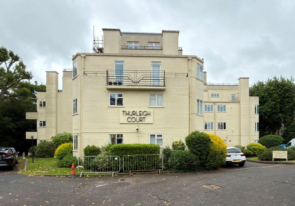 Main image of property: Penthouse F Thurleigh Court, Nightingale Lane, Wandsworth, London, SW12 8AP