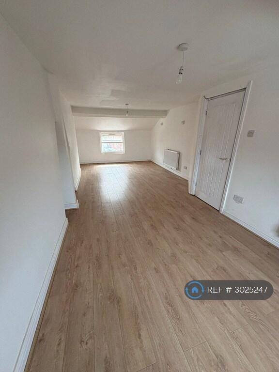 Apartment in Preston - More