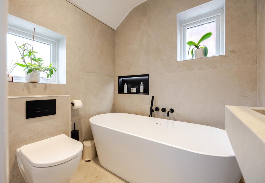 House in Croydon - View 5